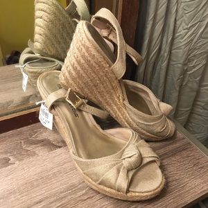 Montego Bay Club adorable wedges!